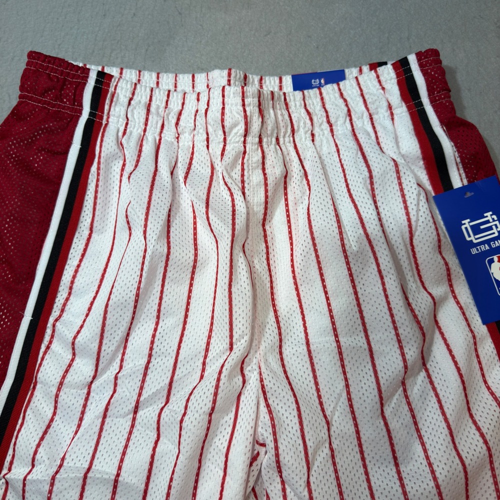 Ultra Game Chicago Bulls Basketball Shorts Mens L Red New Pinstripe NBA Mesh